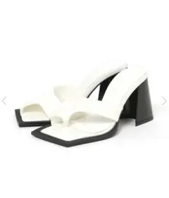 Melt the lady / moon cut mule