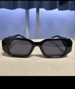 PRADA ブラック スクエア サングラス