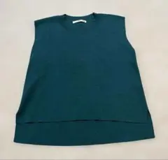 ダークグリーン ノースリーブニット　Mサイズ