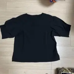 黒の半袖トップス 新品未使用