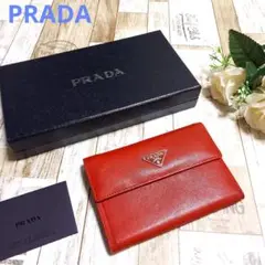 PRADA プラダ 折り財布 赤 サフィアーノレザー 三角プレート