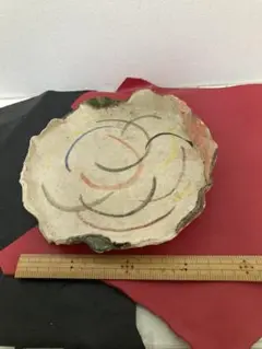 カラフル渦巻き模様の陶器皿