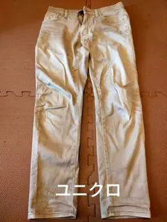 ユニクロ　ベージュ チノパン 後ろポケット付き　ストレッチ　春秋