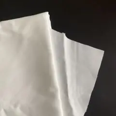 ホワイト生地　光沢なし　透け感なし　未使用