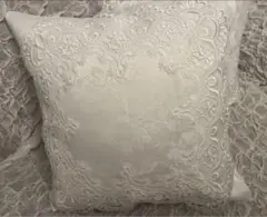 未使用　45cm ハイポアレルゲニック クッションカバー フローラル刺繍レース