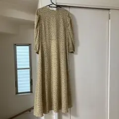 a.v.v ベージュ 七分袖ワンピース　M