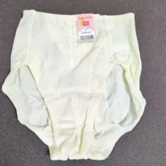 新品タグ付き★Triumph サニタリーショーツ M★イエロー