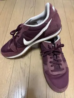 Nike バーガンディ スニーカー