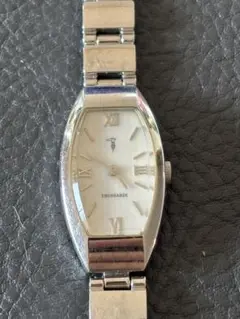 TRUSSARDI オーバル型 時計