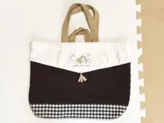 美品　キルティングトートバッグ ネイビー　ばースデイ