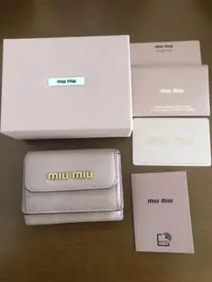 miu miu ミュウミュウ ミニウォレット ミニ財布