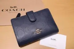 レザーの質感がすごくしっかり♡ COACH コーチ 二つ折り財布 品薄です！