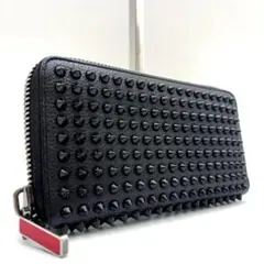 美品　クリスチャンルブタン 長財布 ラウンドファスナー スタッズ ブラック