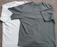 ユニクロ半袖Tシャツ 2色セット ベージュとカーキ