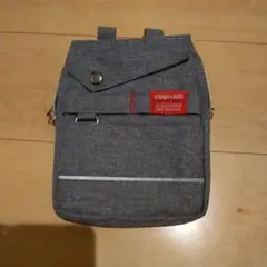 極美品　TOUGH LABEL ヒップポーチ グレー