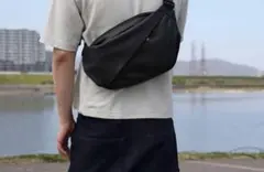 claro ブラック スリングバッグ