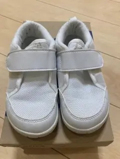 処分価格　美品　ASICS ホワイト スニーカー マジックテープ　サイズ17cm