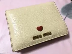 miu miu 2つ折り財布 ハート マドラス