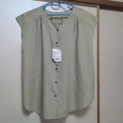 ライトグリーン カーキ　ノースリーブシャツ Lサイズ　新品タグ付き