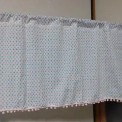 パステルカラーのいちご柄☆カフェカーテン☆レトロポップ☆ピンク