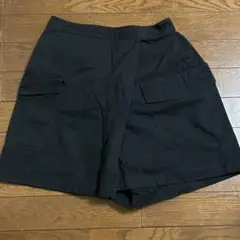 ブラックショートパンツ
