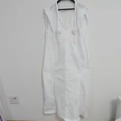 白のワンピース