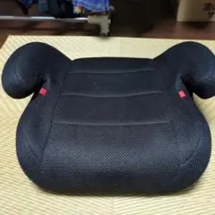 ジュニアシート ブラック ECE R44/04