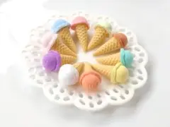 ミニチュアスイーツ　小コーンアイス　ハンドメイド　フェイクスイーツ　ミニチュア