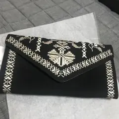 アローシャ刺繍黒い長財布　チャイハネ