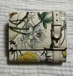 グッチ フローラ 二つ折り財布