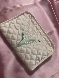 ポーチ　ふんわり　ピンク