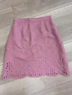 リランドチュール ピンク刺繍タイトスカート ひざ丈