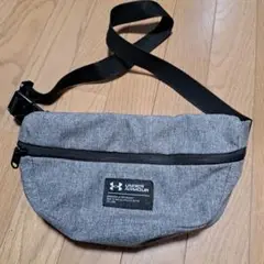 アンダーアーマー　UNDER ARMOUR ボディバック　グレー