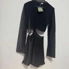 タグ付きヘソだしニットワンピース