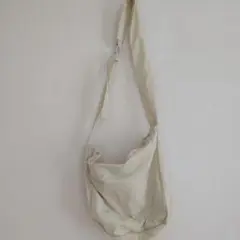クリーム色 ショルダーバッグ