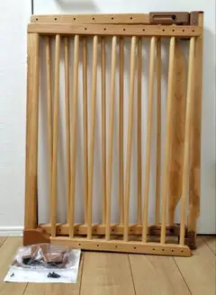 未使用品　リッチェル　木のバリアフリーゲート　80-120cm Amazon.co.jp: リッチェル 階段の上でも使える木のバリアフリー