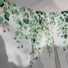 遮光のれん　鮮やかで綺麗な　ミックスリーフ模様　 幅85x丈150cm