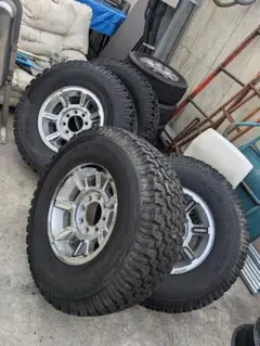 【希少】ハマーH2 純正ホイール　ヨコハマ　アイスガード　315/70R 17 希少品】ハマー H2 純正 17in 8.5J +18 PCD165.1 8穴 BFグッド