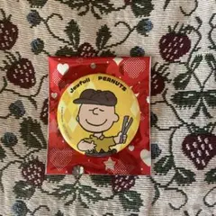 ジョイフル　ピーナッツコラボ缶バッジ　チャーリーブラウン
