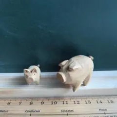 木製豚ミニチュア2体セット