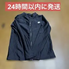 ラッシュガード　黒　水着　140