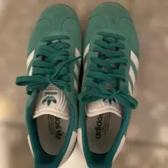 adidas gazelle 緑 スニーカー