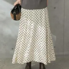最終お値下げ✴︎URBAN RESEARCH アイボリーブラックフレアスカート