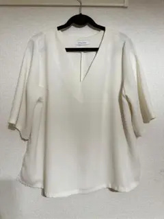 綺麗めカットソー オフィスカジュアル
