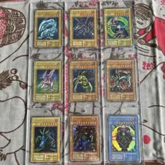 遊戯王　初期セット　青眼の白龍　ホーリーナイトドラゴン　究極完全体グレートモス等