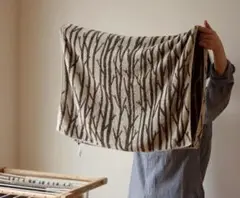 木の枝模様ブランケット