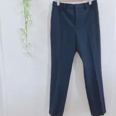 【ユニクロ】カジュアルパンツ　オフィス　シンプル