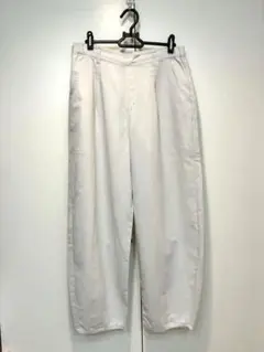 ホワイト ワイドチノパンツ　スタジオクリップ