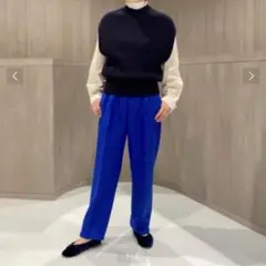【お値下げ‼️】美品‼️ロエフ　Wツイルタックテーパードパンツ　ブルー