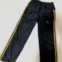 adidas アディダス　黒　ブラック ジャージパンツ 150サイズ